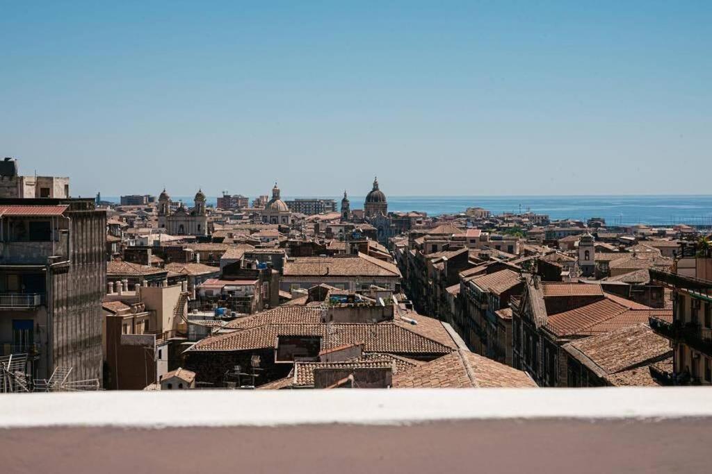 Attico In Pieno Centro Storico Di Catania Apartman Kültér fotó